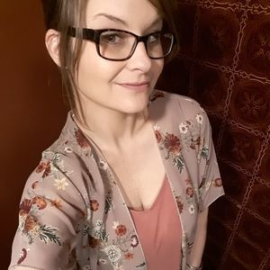 Meet your Posher, Nora